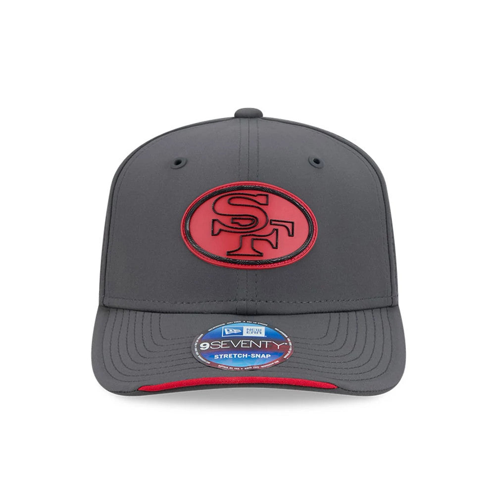 Pictured is this NFL Sideline 2026 San Francisco 49ers 9SEVENTY Stretch Snap cap in charcoal. 2