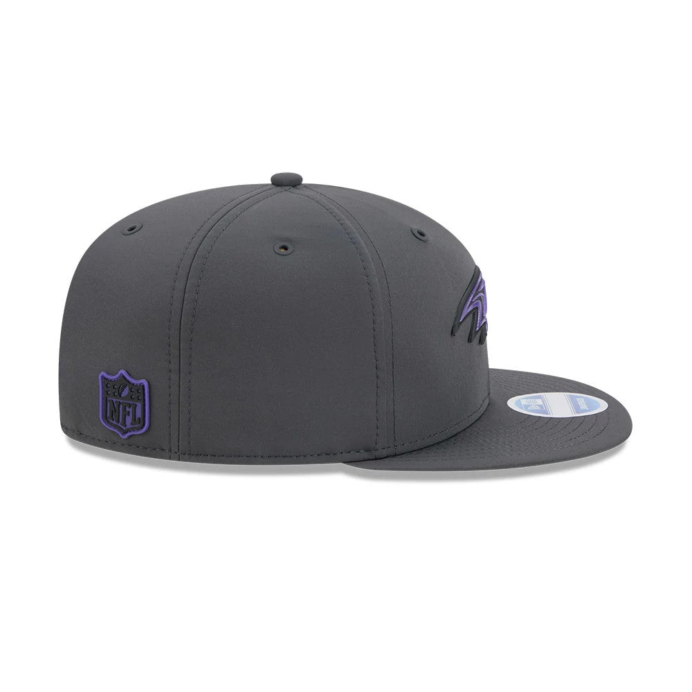 Pictured is this NFL Sideline 2026 Baltimore Ravens 9FIFTY Snapback cap in charcoal. 6