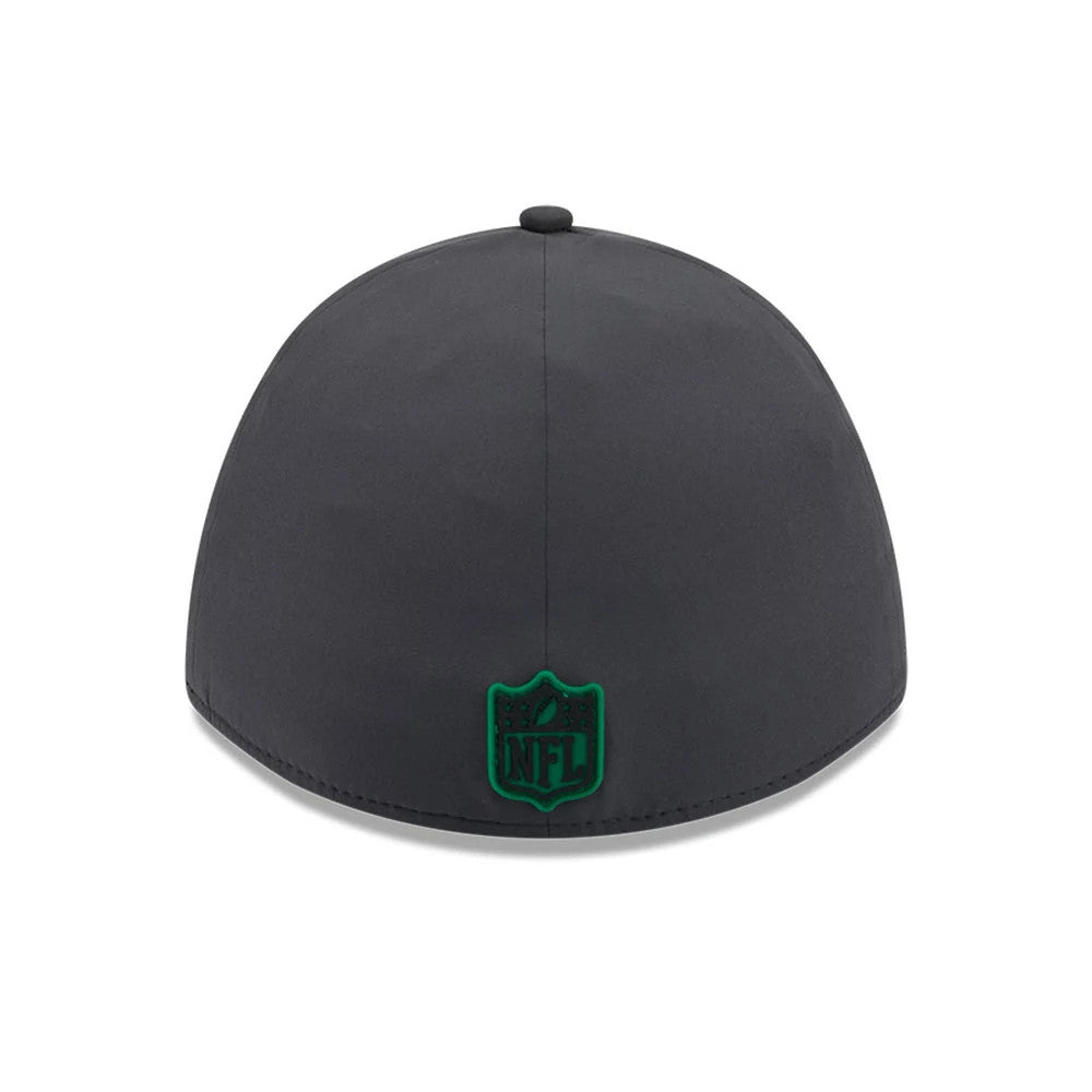 Pictured is this NFL Sideline 2026 Philadelphia Eagles 39THIRTY M-Crown Stretch Fit cap in charcoal. 6