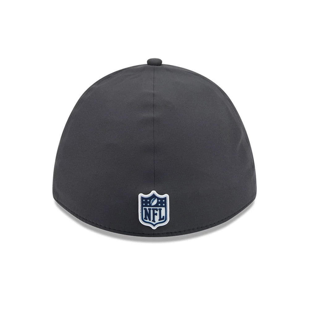 Pictured is this NFL Sideline 2026 Dallas Cowboys 39THIRTY M-Crown Stretch Fit cap in charcoal. 6