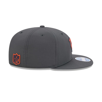 Pictured is this NFL Sideline 2026 Chicago Bears 9FIFTY Snapback cap in charcoal. 6