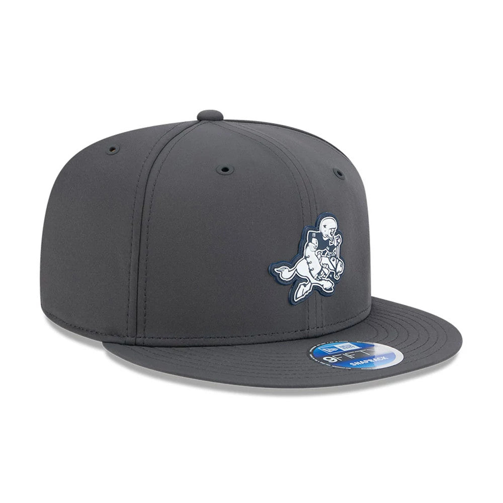 Pictured is this NFL Sideline 2026 Dallas Cowboys 9FIFTY Snapback cap in charcoal. 4