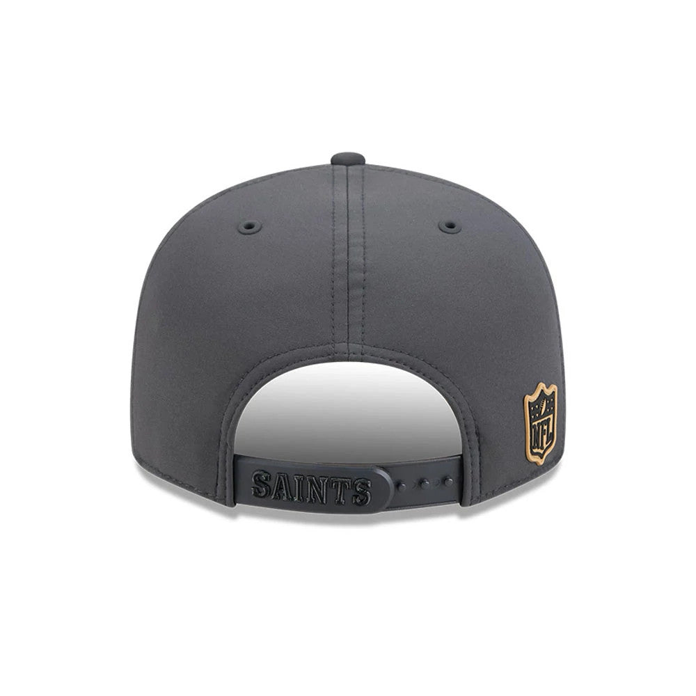Pictured is this NFL Sideline 2026 New Orleans Saints 9FIFTY Snapback cap in charcoal. 7