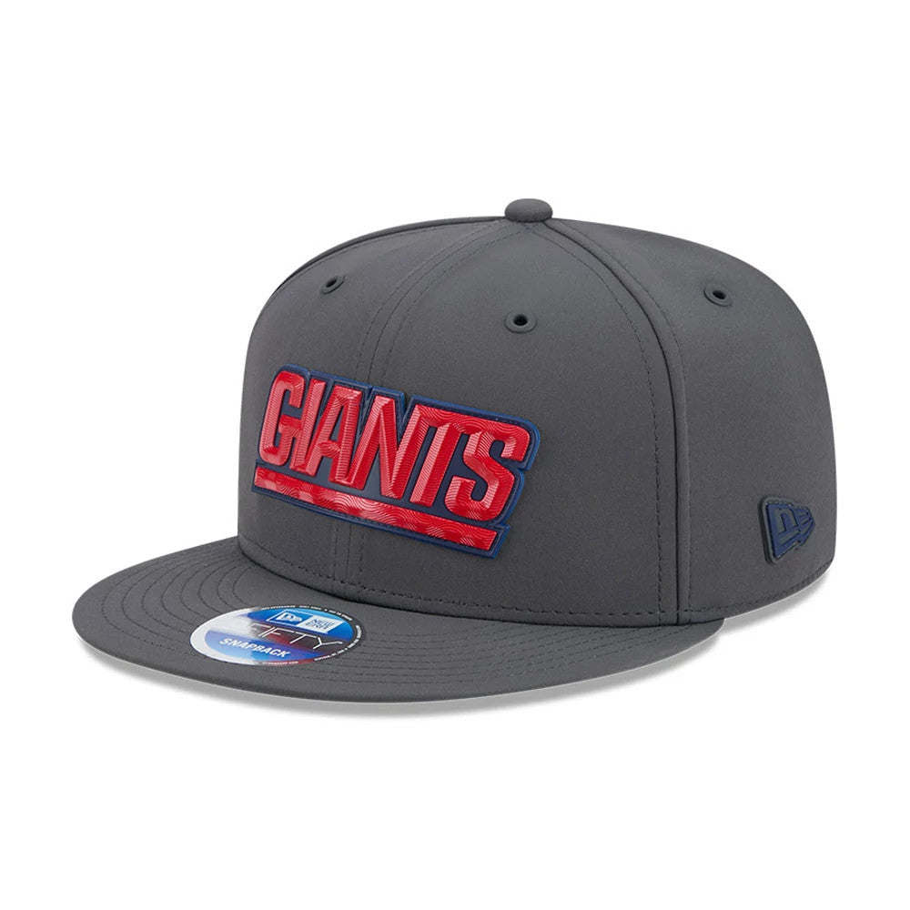 Pictured is this NFL Sideline 2026 New York Giants 9FIFTY Snapback cap in charcoal. 1