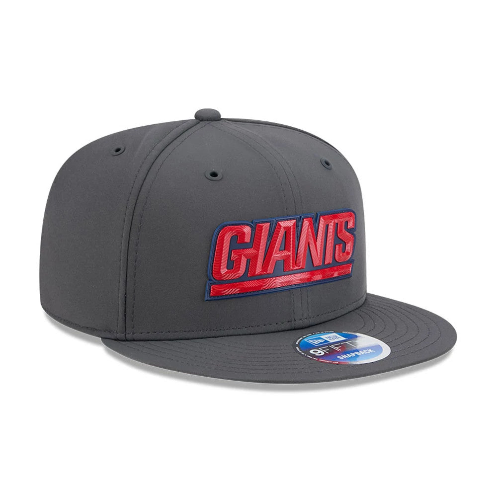Pictured is this NFL Sideline 2026 New York Giants 9FIFTY Snapback cap in charcoal. 4