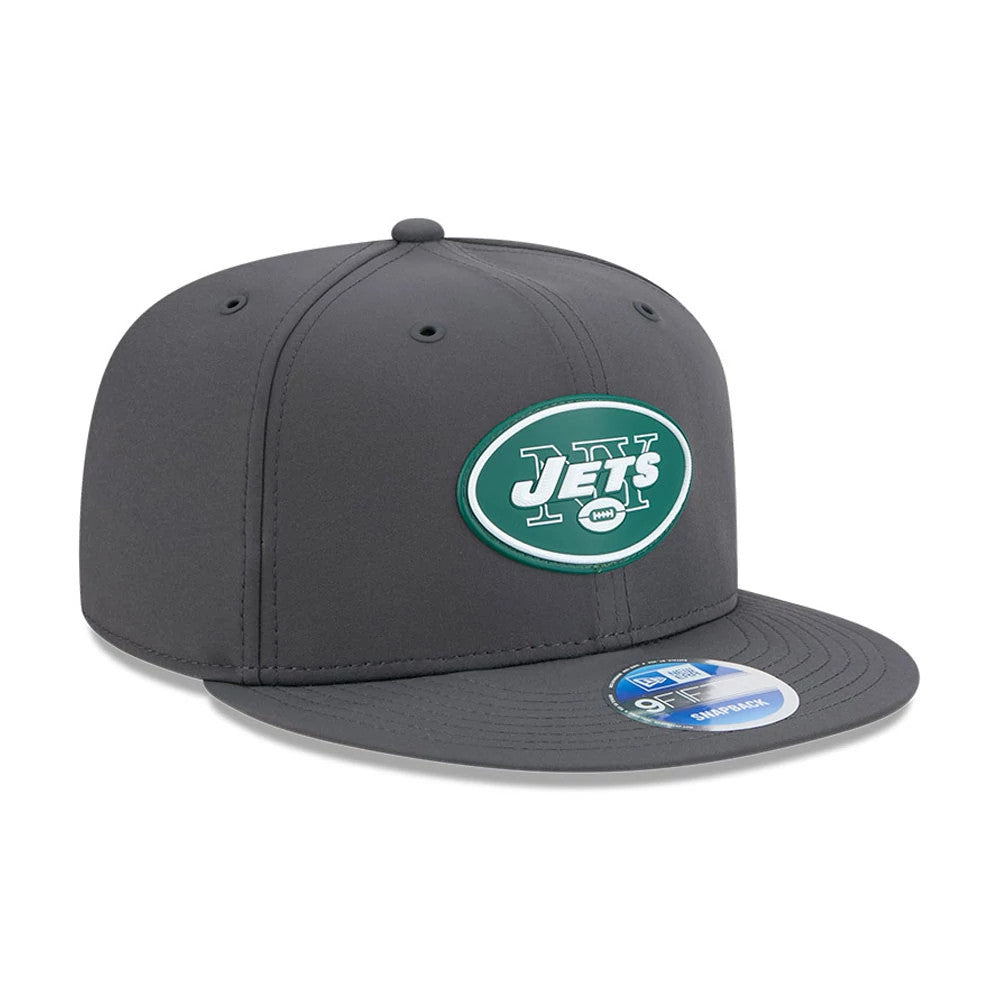 Pictured is this NFL Sideline 2026 New York Jets 9FIFTY Snapback cap in charcoal. 4