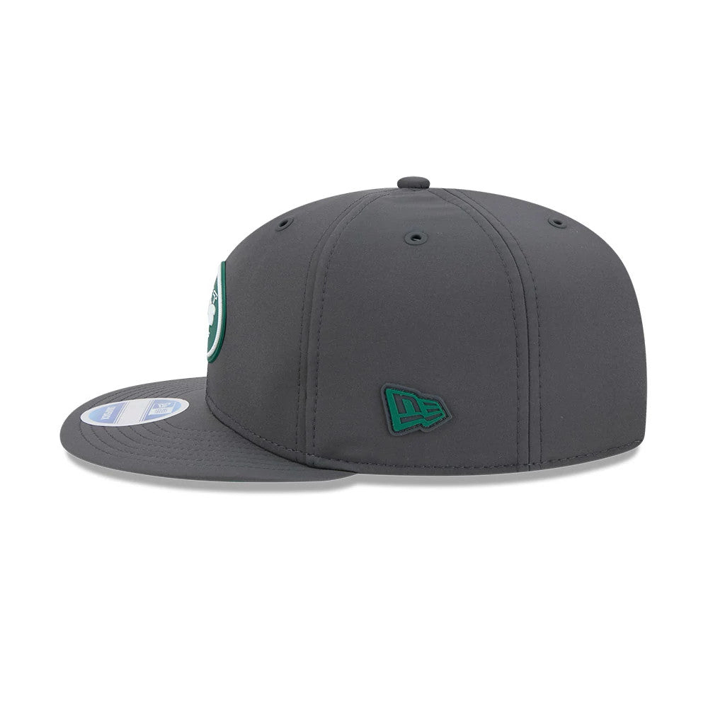 Pictured is this NFL Sideline 2026 New York Jets 9FIFTY Snapback cap in charcoal. 6