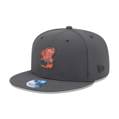 Pictured is this NFL Sideline 2026 Cleveland Browns 9FIFTY Snapback cap in charcoal. 1