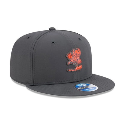 Pictured is this NFL Sideline 2026 Cleveland Browns 9FIFTY Snapback cap in charcoal. 4