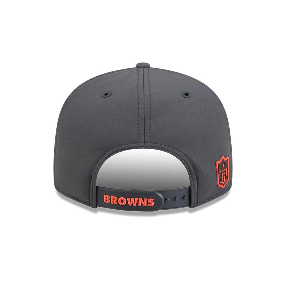 Pictured is this NFL Sideline 2026 Cleveland Browns 9FIFTY Snapback cap in charcoal. 5
