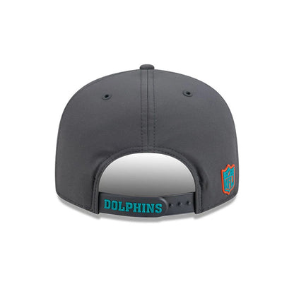 Pictured is this NFL Sideline 2026 Miami Dolphins 9FIFTY Snapback cap in charcoal. 5