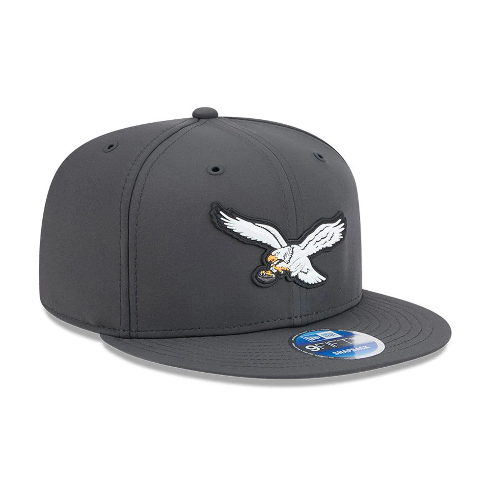Pictured is this NFL Sideline 2026 Philadelphia Eagles 9FIFTY Snapback cap in charcoal. 4