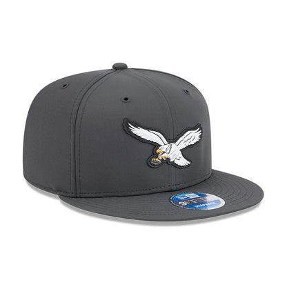 Pictured is this NFL Sideline 2026 Philadelphia Eagles 9FIFTY Snapback cap in charcoal. 4