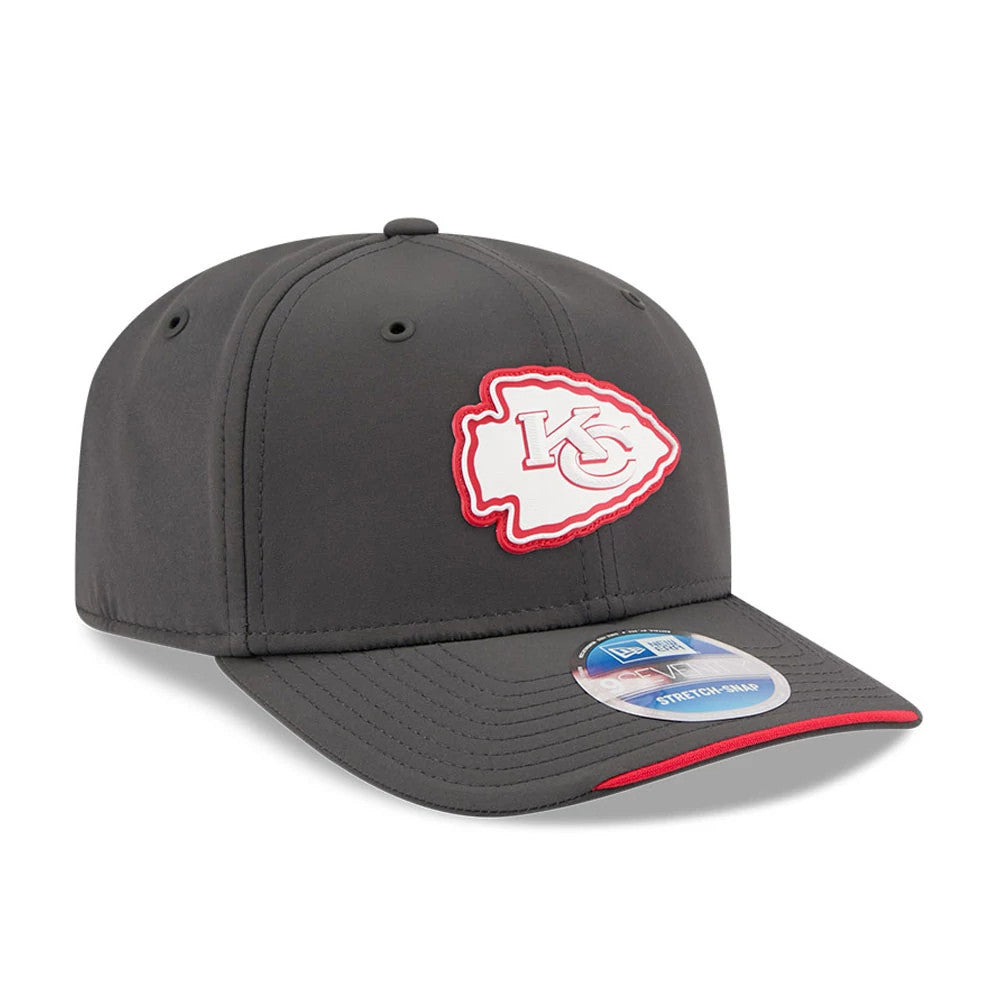 Pictured is this NFL Sideline 2026 Kansas City Chiefs 9SEVENTY Stretch Snap cap in charcoal. 3