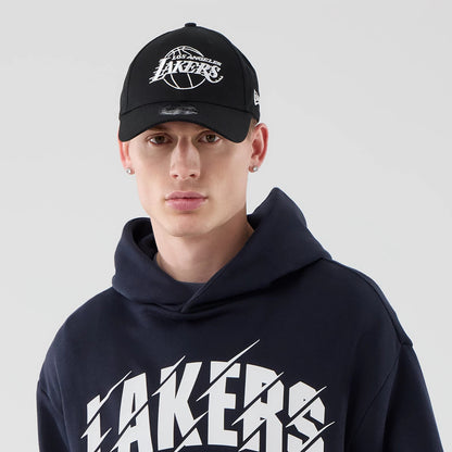 The model is wearing this NBA Core Plus LA Lakers Pullover Hoodie in navy. 6