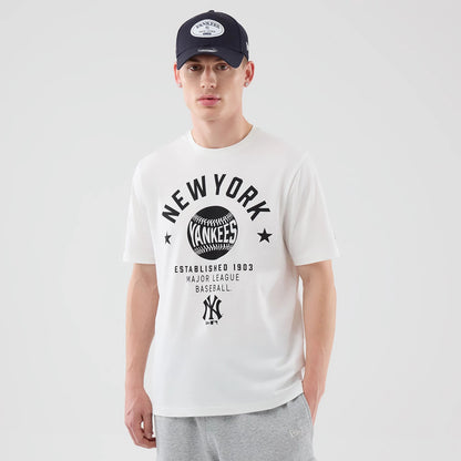 The model is wearing this MLB Graphic New York Yankees T-Shirt in white. 1