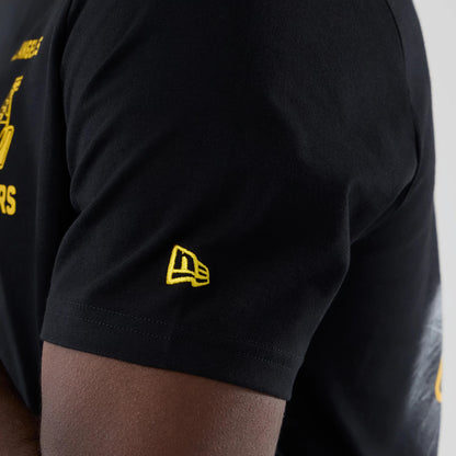 The model is wearing this NBA Court Graphic LA Lakers T-Shirt in black. 7