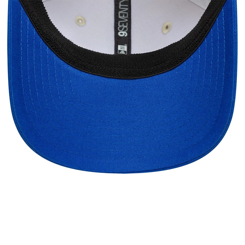 Pictured is this Alpine Racing Contrast Visor 9SEVENTY Stretch Snap cap in cream. 6