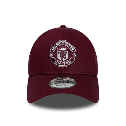 Pictured is this Manchester United FC 9FORTY cap in dark red. 2