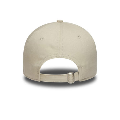 Pictured is this Manchester United FC 9TWENTY cap in cream. 4