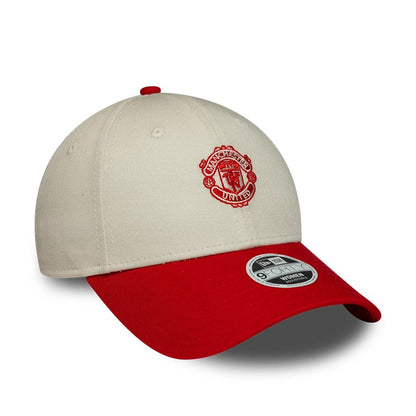 Pictured is this Womens Manchester United FC 9FORTY cap in cream & red. 3