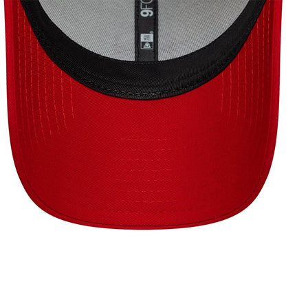 Pictured is this Womens Manchester United FC 9FORTY cap in cream & red. 5
