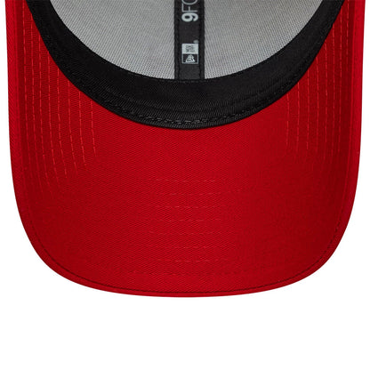 Pictured is this Womens Manchester United FC 9FORTY cap in cream & red. 5