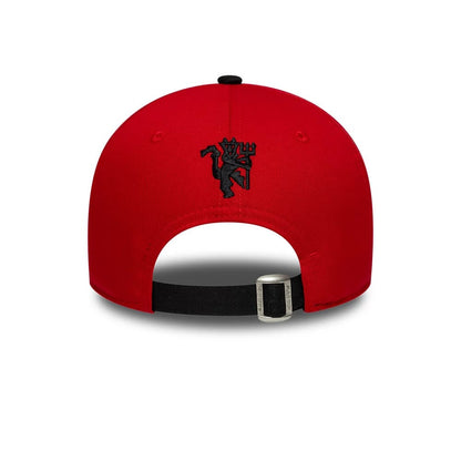Pictured is this Manchester United FC Contrast 9FORTY cap in red & black. 4