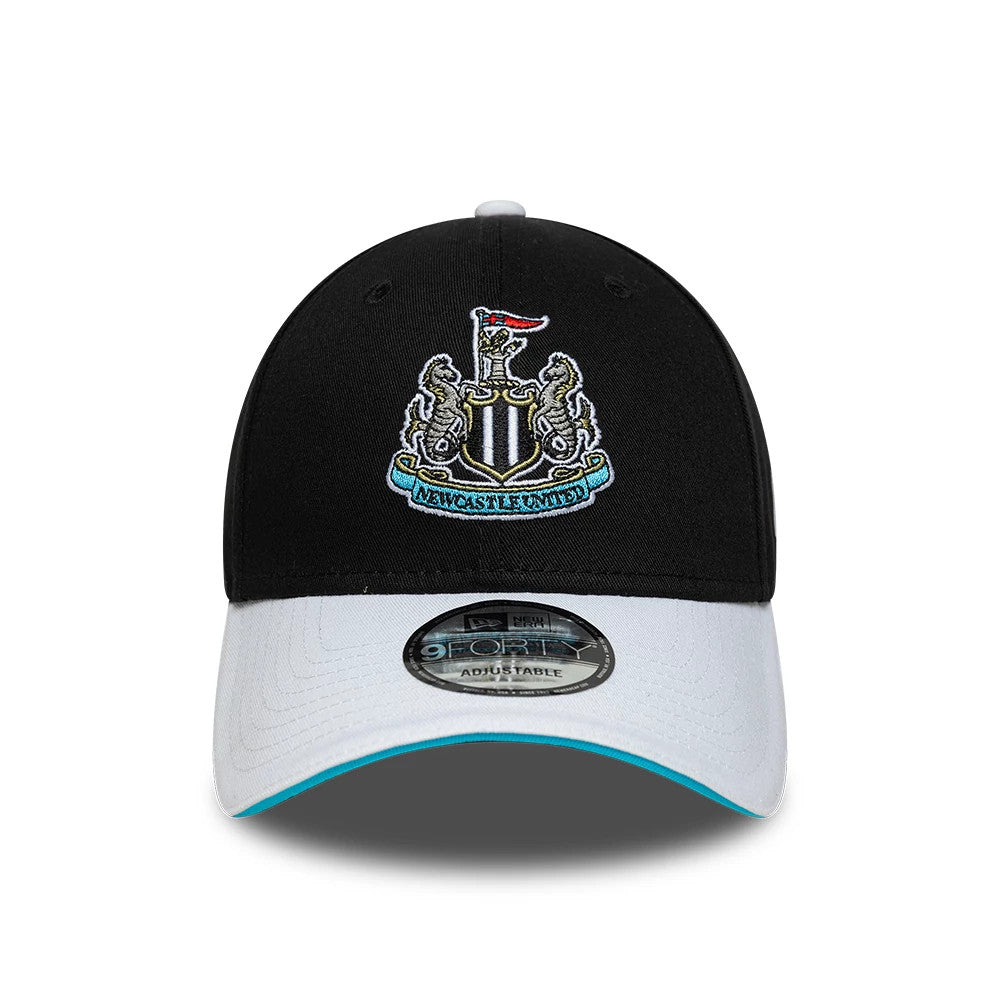 Pictured is this Newcastle United FC Team 9FORTY cap in black & white. 2