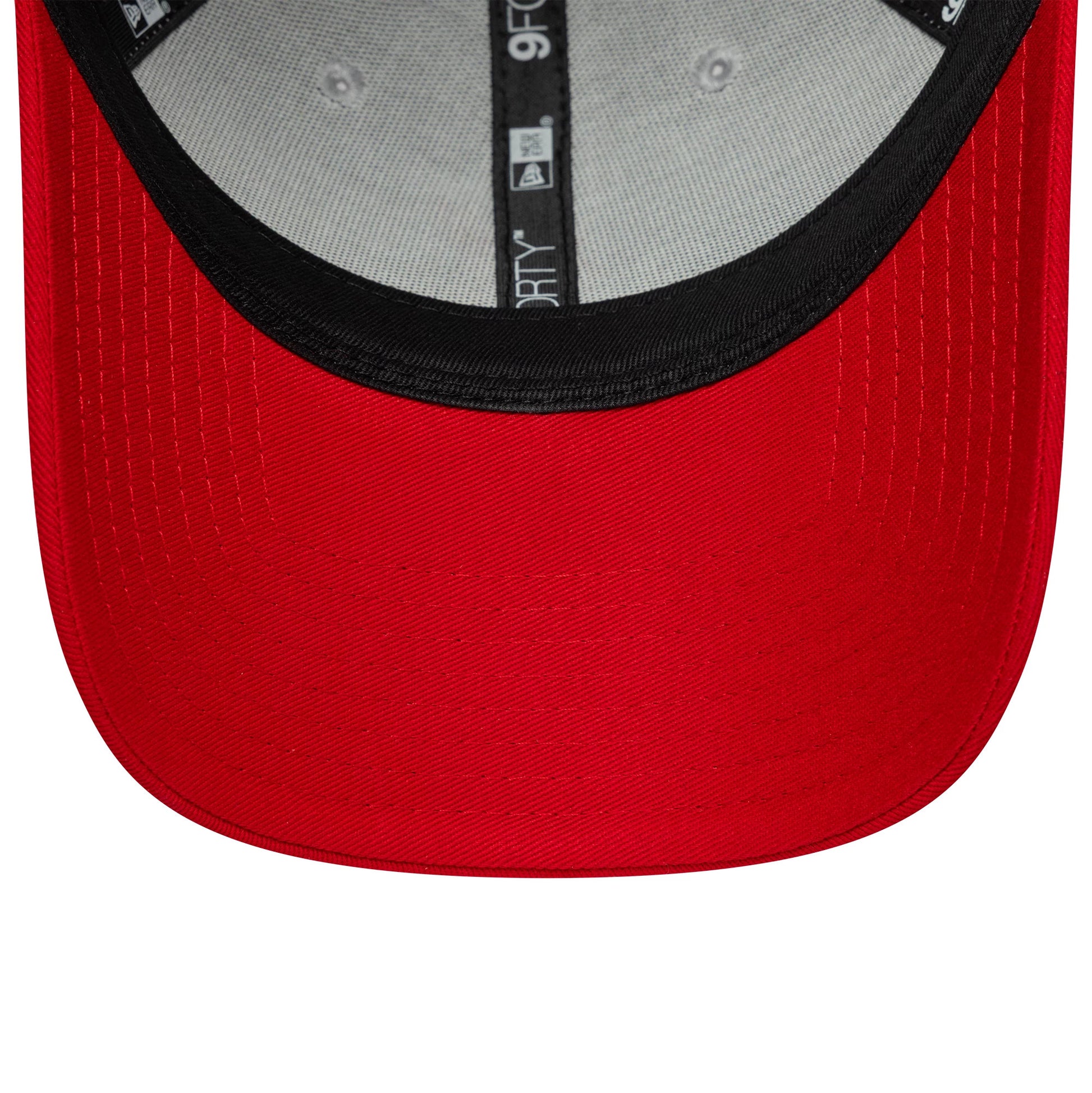 Pictured is this Youth Liverpool FC Contrast 9FORTY cap in grey. 5