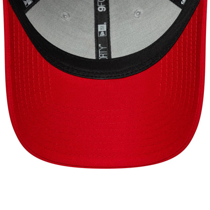 Pictured is this Youth Liverpool FC Contrast 9FORTY cap in grey. 5