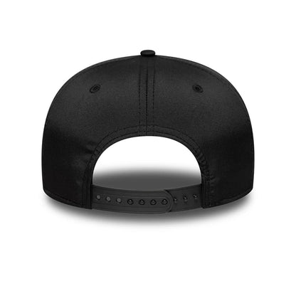 Pictured is this Liverpool FC Gradient 9SEVENTY Stretch Snap cap in black. 5