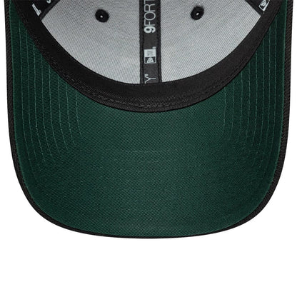 Pictured is this Liverpool FC Wool 9FORTY cap in black. 6