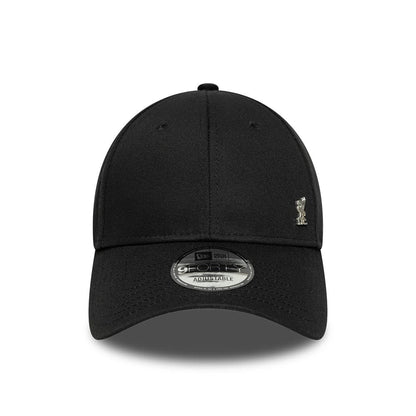 Pictured is this Liverpool FC Metal Pin 9FORTY cap in black. 2
