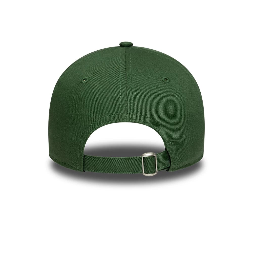 Pictured is this Liverpool FC 9TWENTY cap in dark green. 5