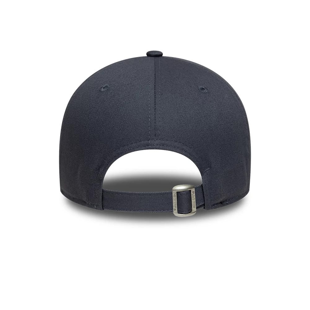Pictured is this Visa Cash App Racing Bulls 9FORTY cap in grey. 4