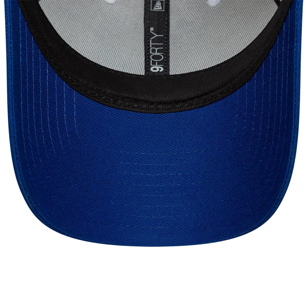 Pictured is this FC Porto Contrast 9FORTY cap in white & blue. 5