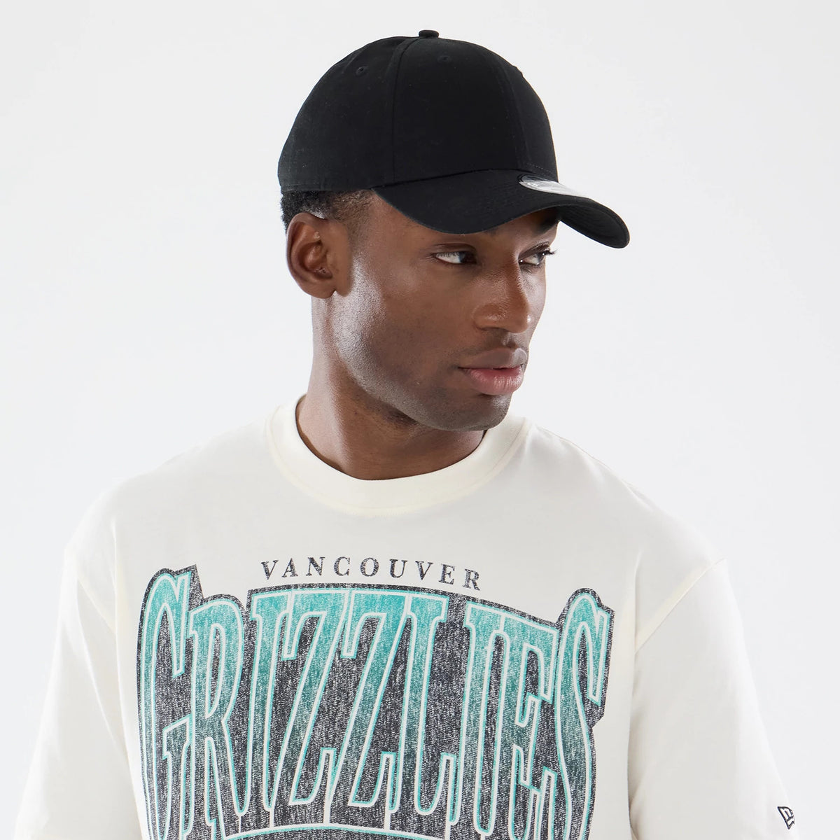 The model is wearing this NBA Sport Classic Vancouver Grizzlies T-Shirt in cream. 7