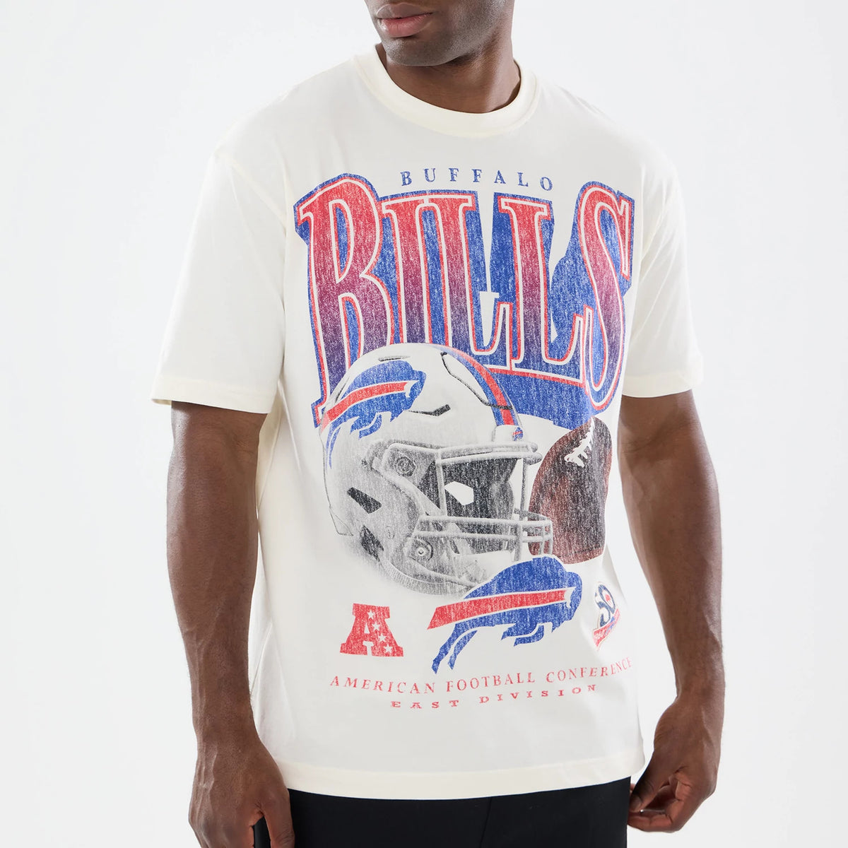 The model is wearing this NFL Sport Classic Buffalo Bills T-Shirt in Cream. 3