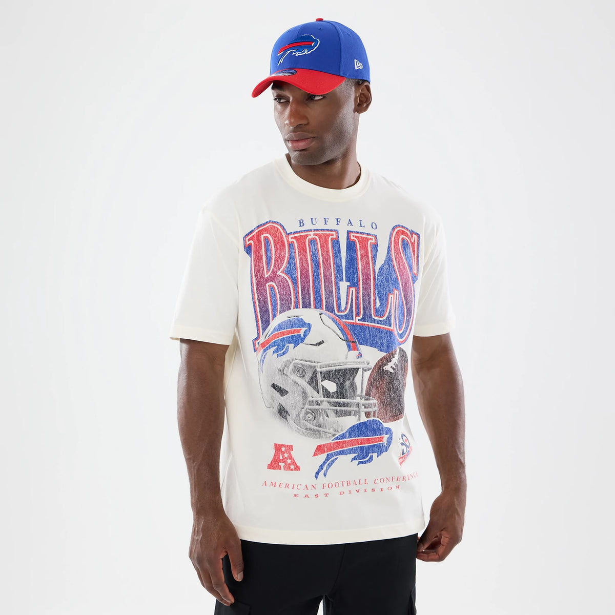 The model is wearing this NFL Sport Classic Buffalo Bills T-Shirt in Cream. 1