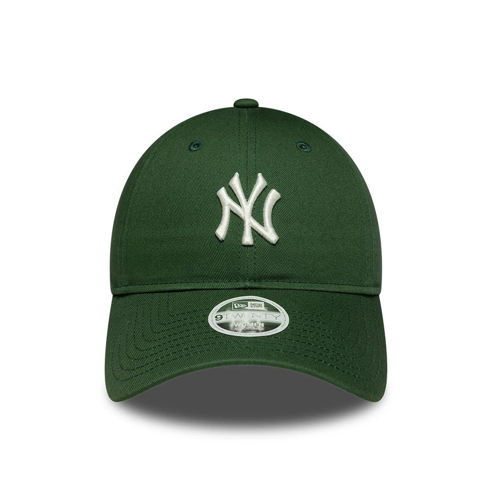 Yankees Womens MLB League Essential Dark Green New Era 9TWENTY Adjustable Cap, front view showing a white embroidered NY logo on the structured dark green crown, with a curved visor and a 9TWENTY size sticker on the centre of the visor.