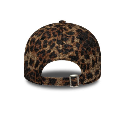 Pictured is this Womans MLB Cosy Leopard New York Yankees 9FORTY cap in brown. 4