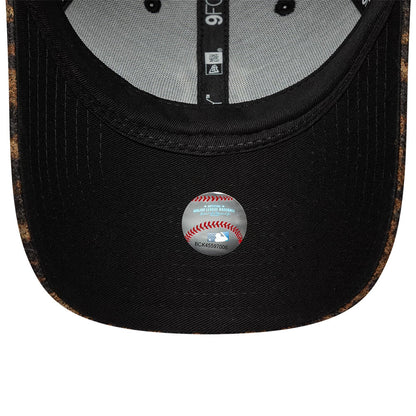 Pictured is this Womans MLB Cosy Leopard New York Yankees 9FORTY cap in brown. 5