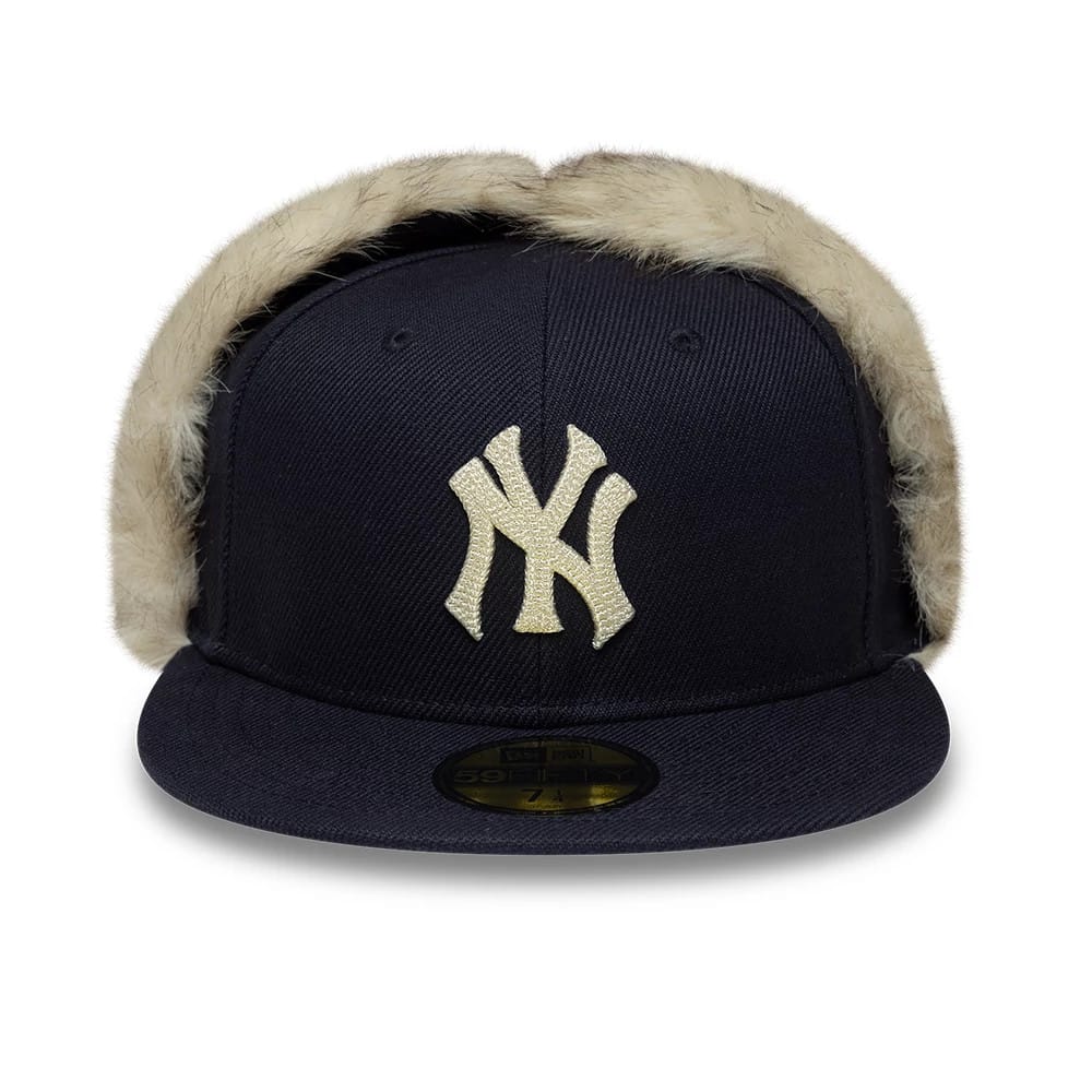 Pictured is this MLB Cotton Canvas New York Yankees Dogear 59FIFTY Fitted cap in navy. 4
