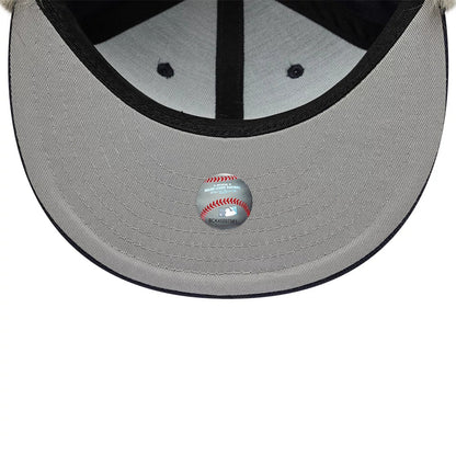 Pictured is this MLB Cotton Canvas New York Yankees Dogear 59FIFTY Fitted cap in navy. 3