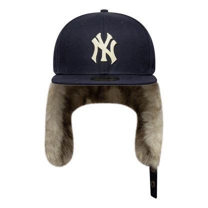 Pictured is this MLB Cotton Canvas New York Yankees Dogear 59FIFTY Fitted cap in navy. 5