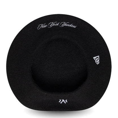 Pictured is this MLB Wool Script New York Yankees Beret in black. 5