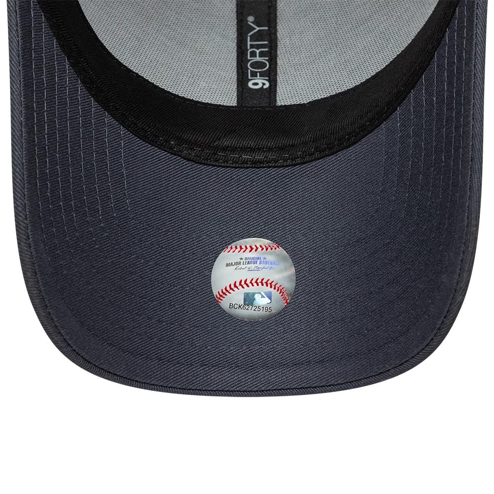 Pictured is this MLB Outline Camo LA Dodgers 9FORTY cap in grey. 5