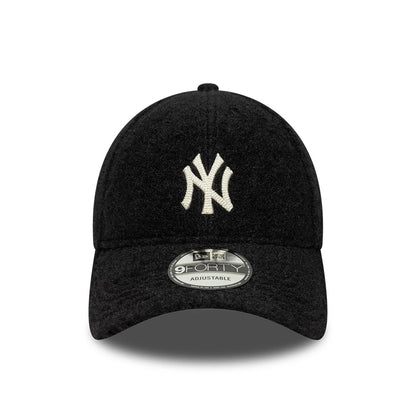 Pictured is this MLB Chainstitch Winter Borg New York Yankees 9FORTY cap in black. 2