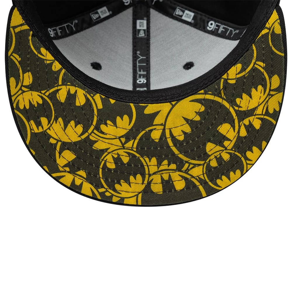 Pictured is this Youth DC Piping Batman 9FIFTY Snapback cap in black. 2